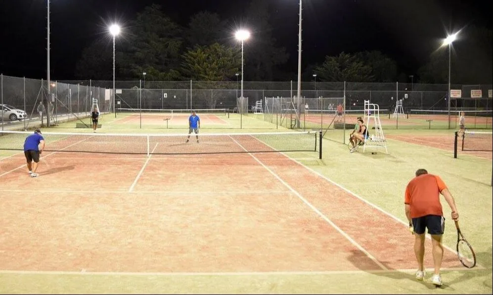 Social tennis